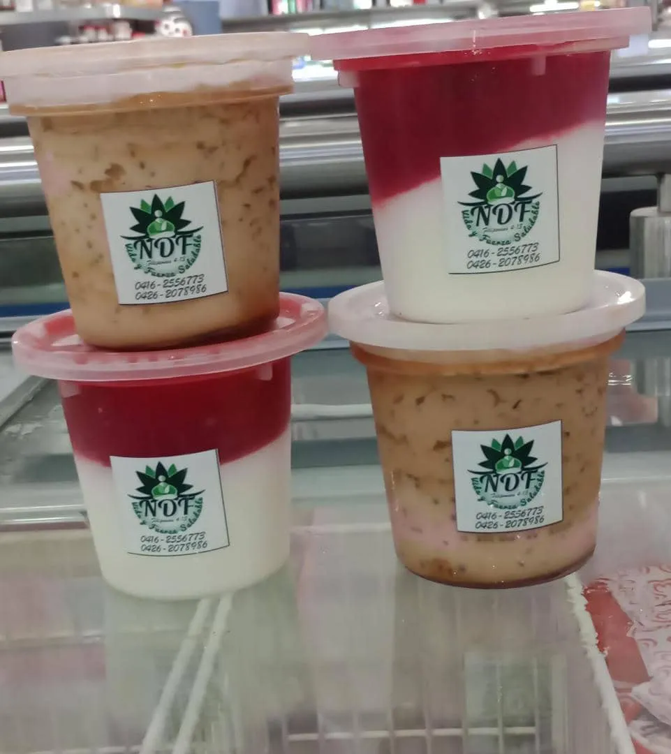 Quesillos, tortas frías, yogurt